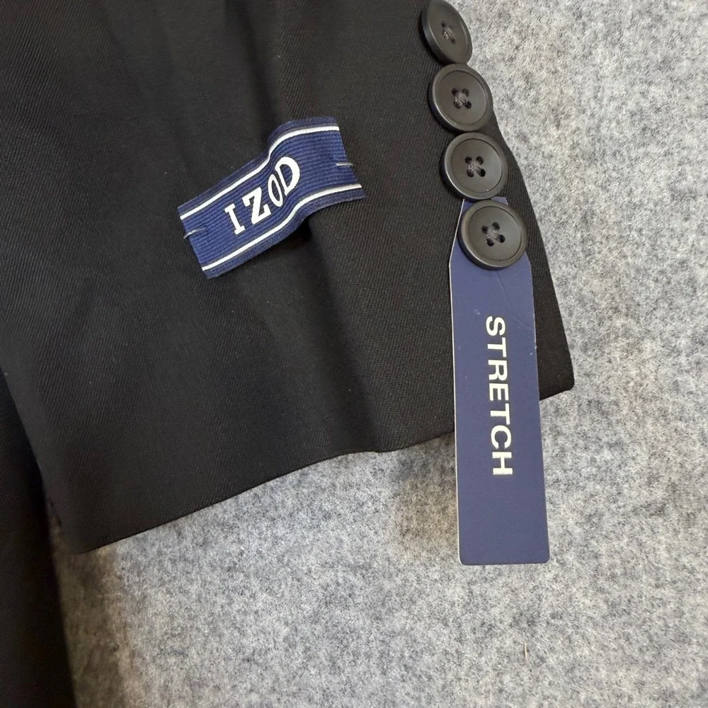 IZOD Isaac Men Black 2 Piece Stretch Suit 37R 31W x 32L ISAA2BPY0117